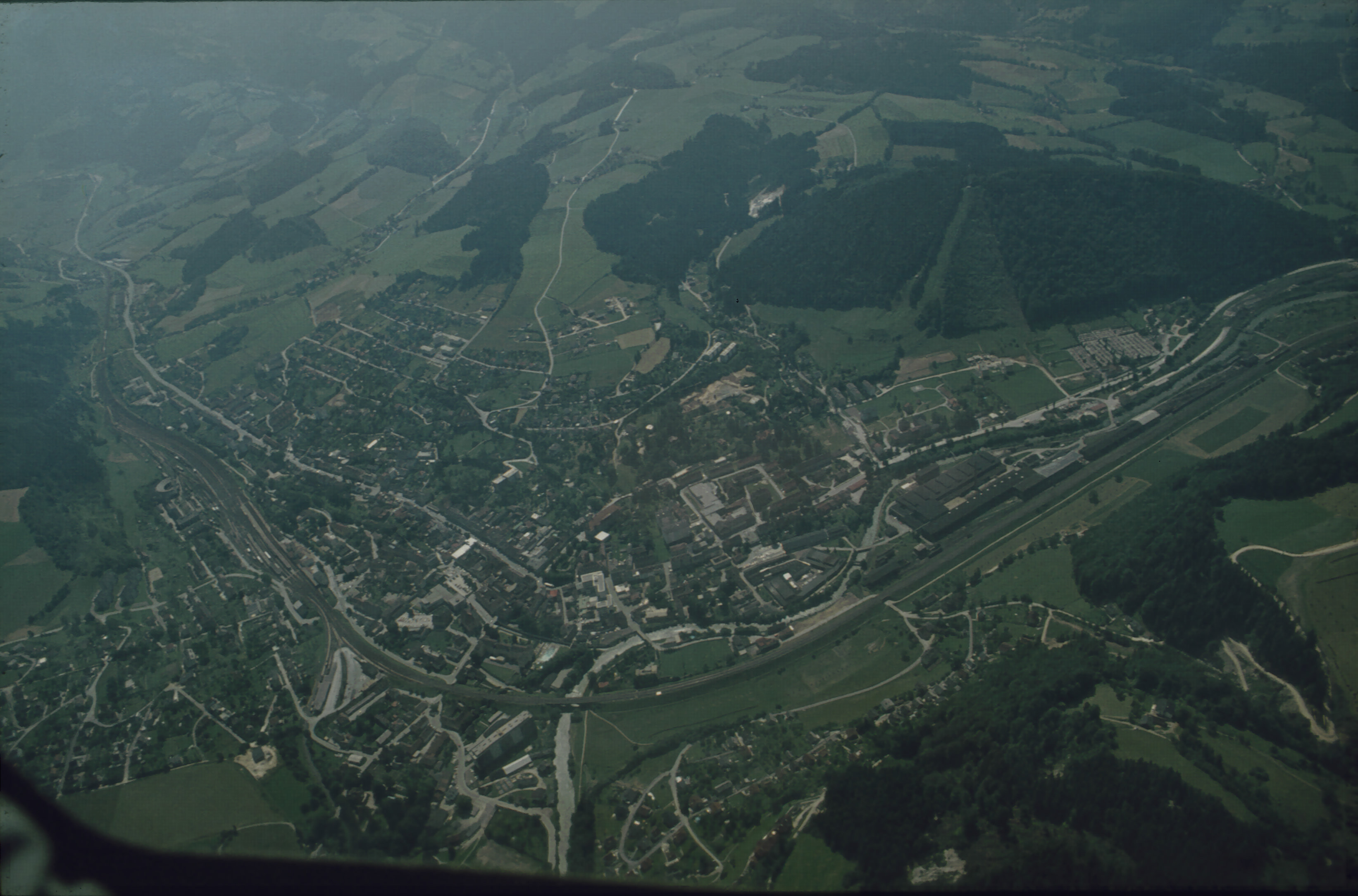 IMG011a20.jpg