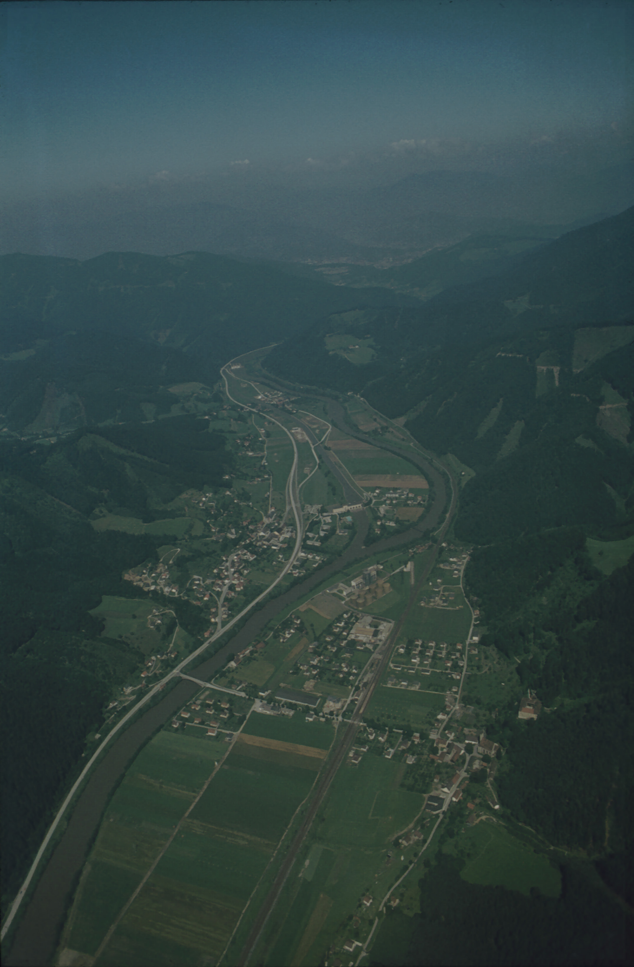 IMG011a40.jpg