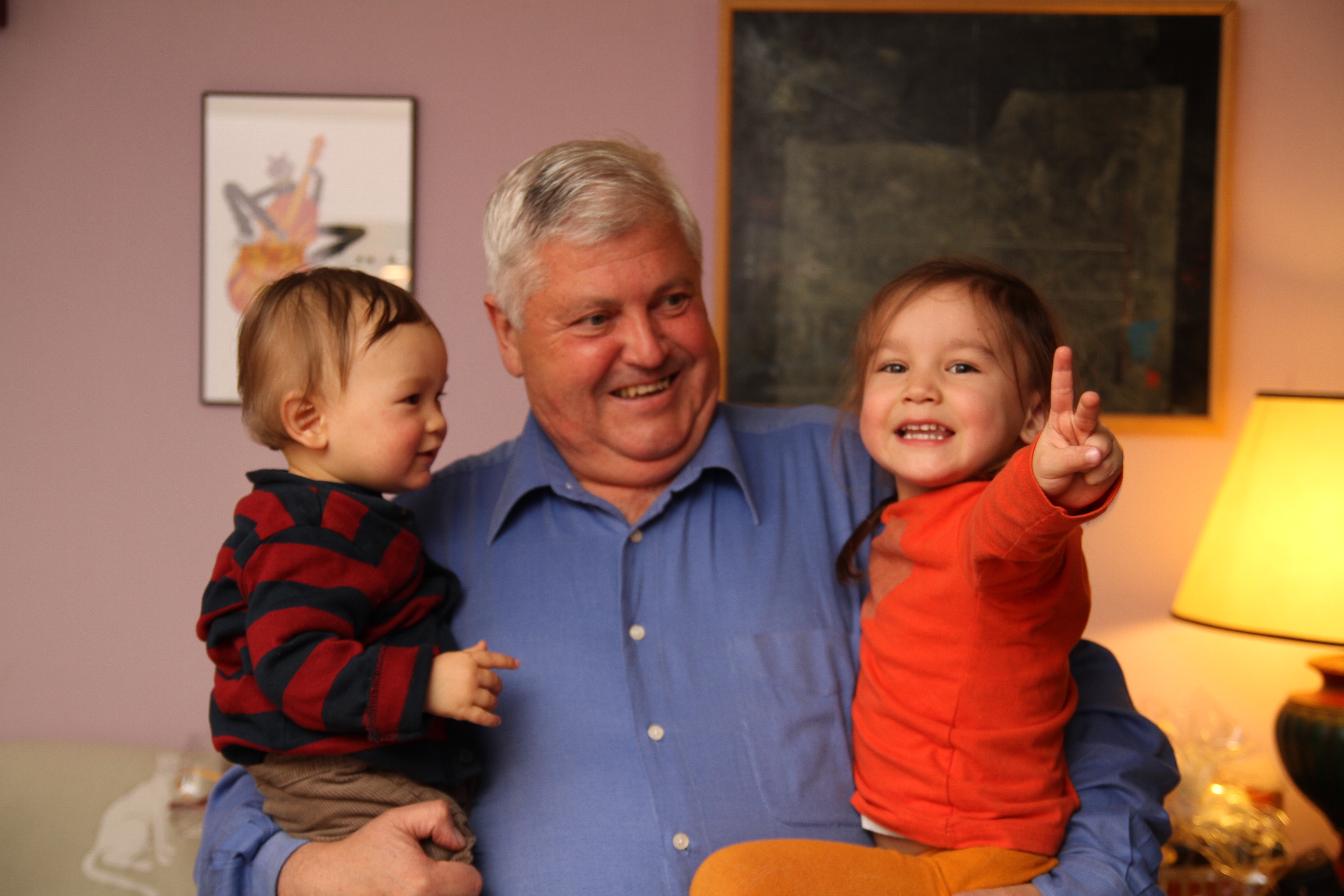 2008 Max mit Jakob u Lea 2012.JPG